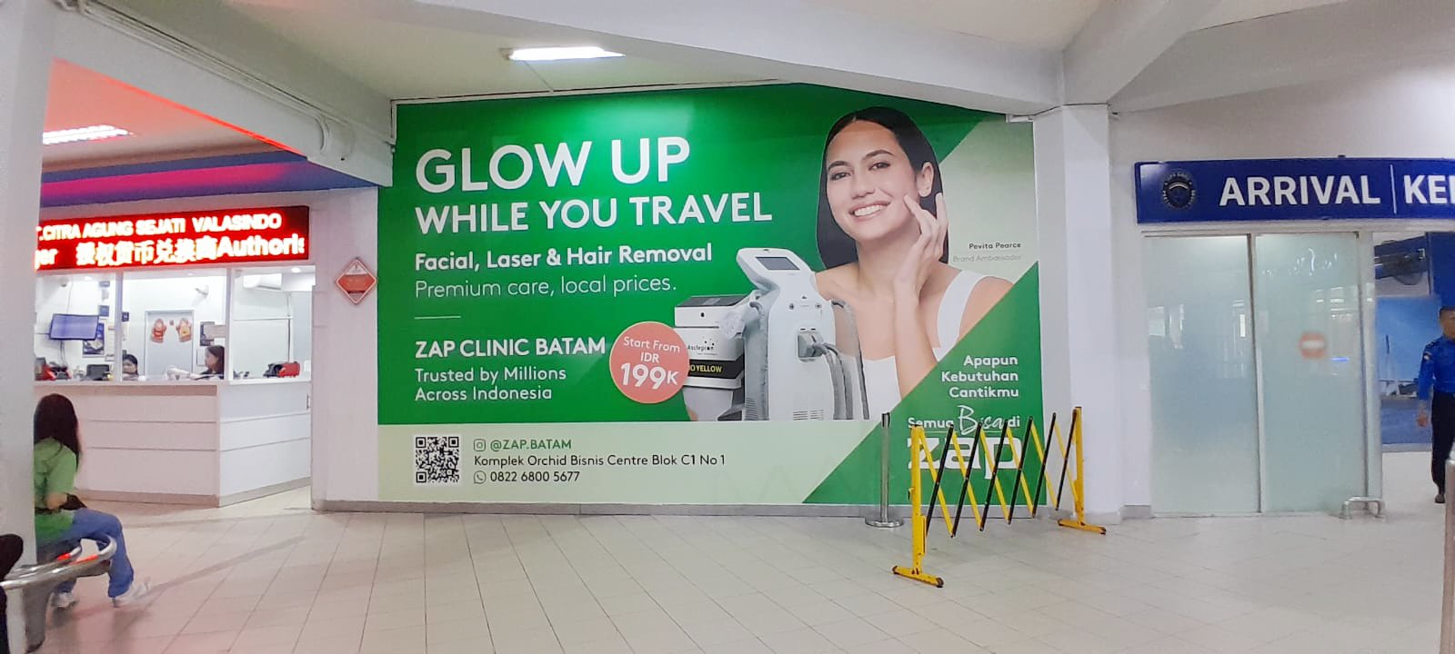 Wallmural Sticker next to Arrival Exit