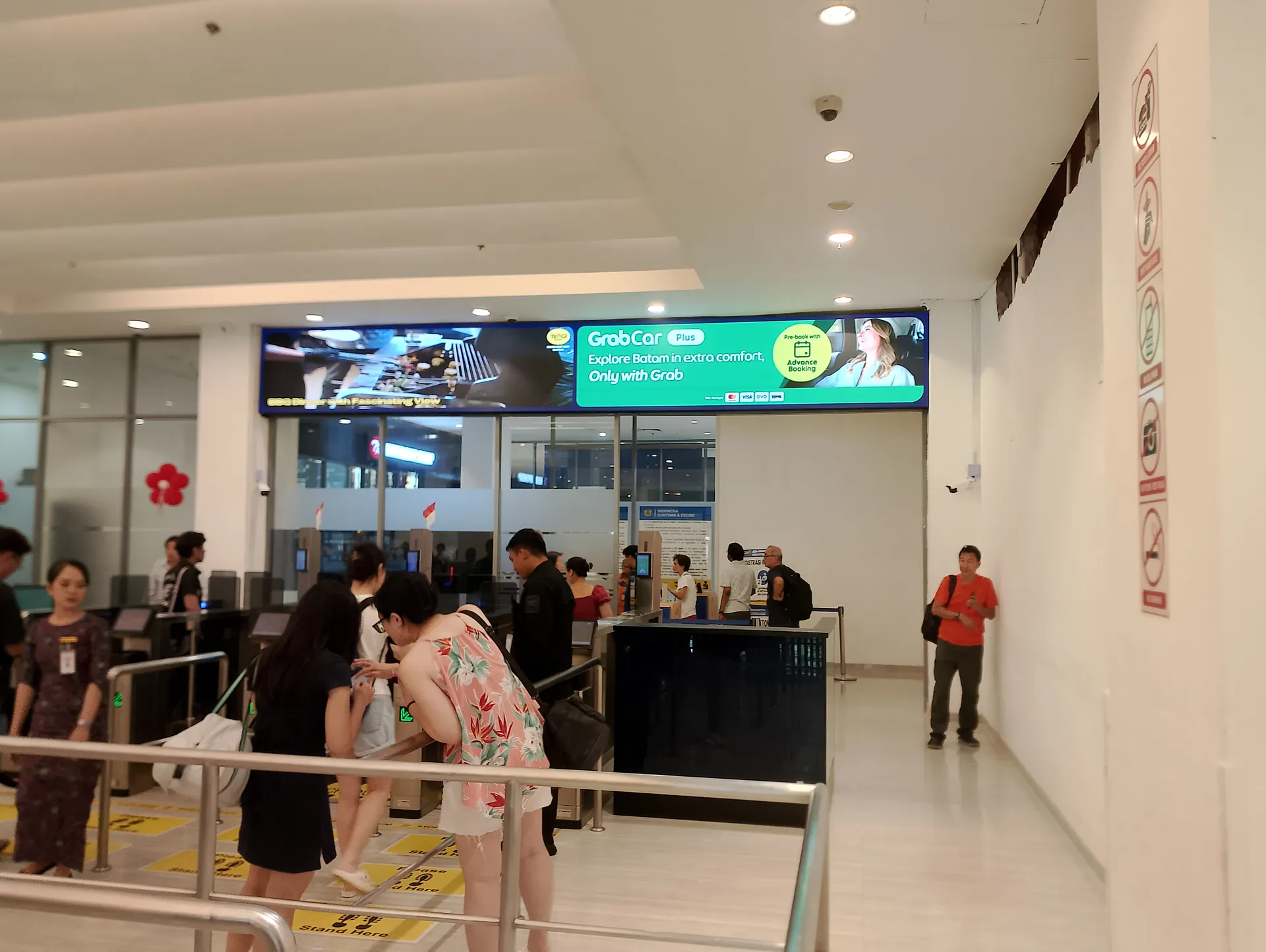 HBB 09 LED Screen @Arrival Immigration